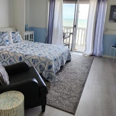 Ormond OceanFront Luxury Studio Condo w/kitchen