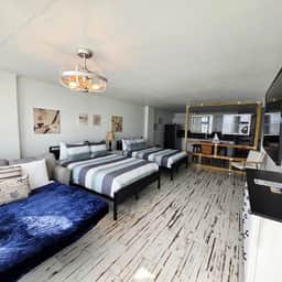 Oceanfront Studio 2 Queen beds kitchenette & pool - Image 5
