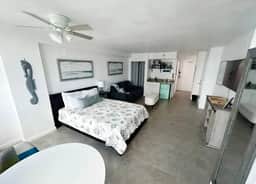 Oceanview w/tiki bar, pool, kitchenette - Studio - Image 5
