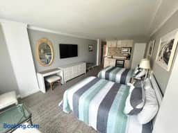 Daytona Beach Oceanview Studio w/kitchenette, pool - Image 3