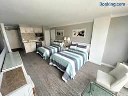 Daytona Beach Oceanview Studio w/kitchenette, pool - Image 4
