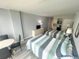 Oceanview Studio w/kitchen, pool, tiki bar - Image 2