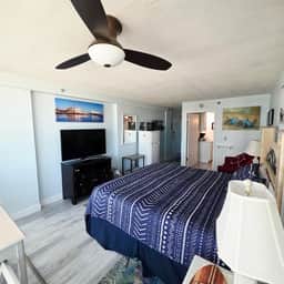 Cozy King Oceanview Studio w/pool & tiki bar - Image 5