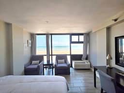 Oceanfront Studio 2 Queen beds kitchenette & pool - Image 4