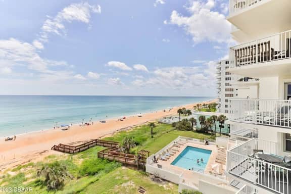 Quiet direct oceanfront 2 bed 2 bath condo w/pool - Image 4