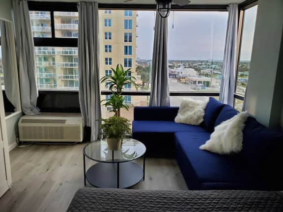 Daytona Ocean View Modern Studio - Image 3