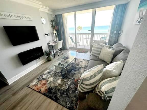 Daytona Beach Oasis Oceanfront balcony 1 bdrm - Image 5