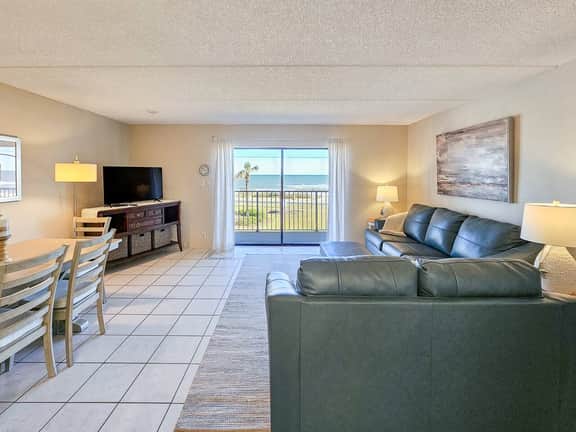 Spacious Ormond Oceanfront 3 bedroom Condo - Image 4