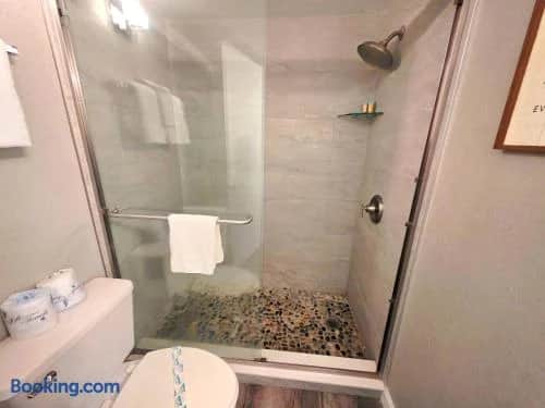 Daytona Beach Oceanview Studio w/kitchenette, pool - Image 5