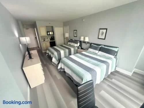 Oceanview Studio w/kitchen, pool, tiki bar - Image 3