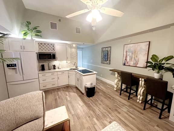 First floor direct beach access - Image 2