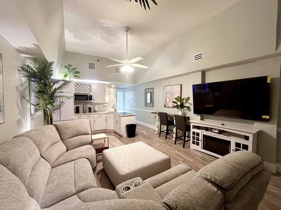 First floor direct beach access - Image 3