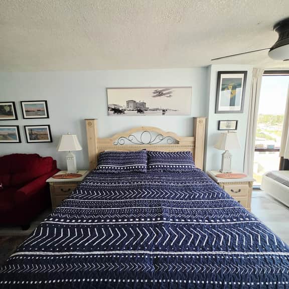 Cozy King Oceanview Studio w/pool & tiki bar - Image 4