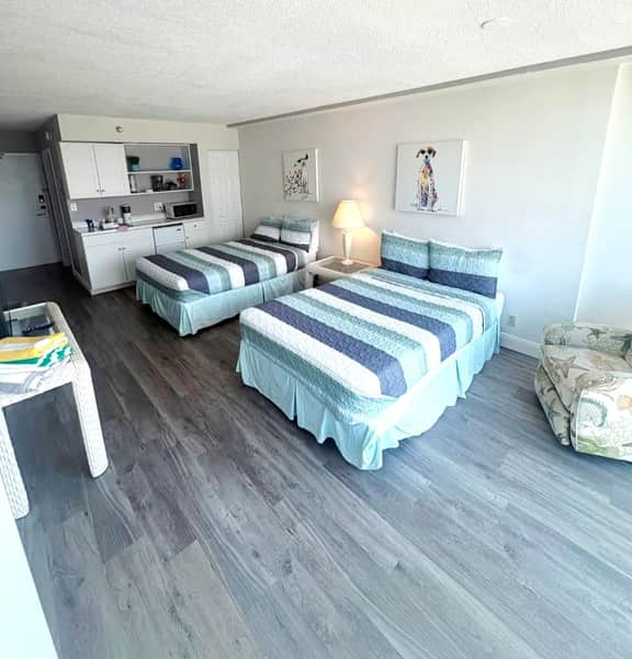 Oceanview Studio w/kitchenette, pool, tiki bar - Image 4