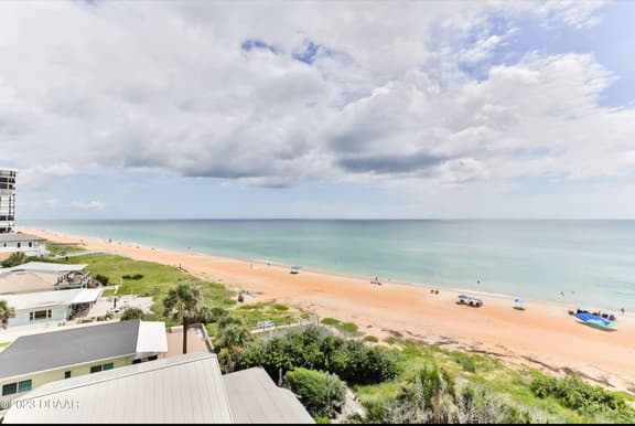 Quiet direct oceanfront 2 bed 2 bath condo w/pool - Image 1
