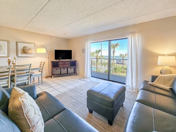 Spacious Ormond Oceanfront 3 bedroom Condo - Image 1