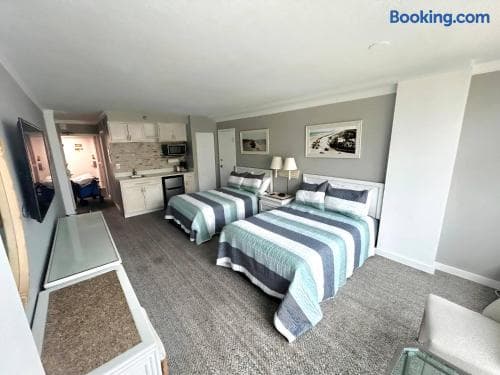 Daytona Beach Oceanview Studio w/kitchenette, pool - Image 1