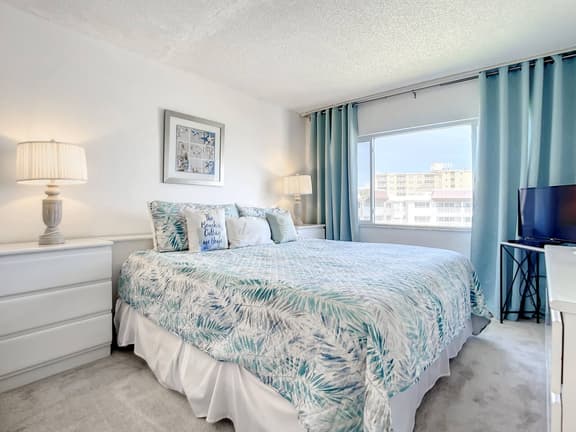 New Smyrna Chateau By The Sea 1 bedroom oceanfront - Image 1