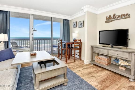 Gorgeous 1 bdrm Daytona Oceanfront balcony & kitch - Image 1