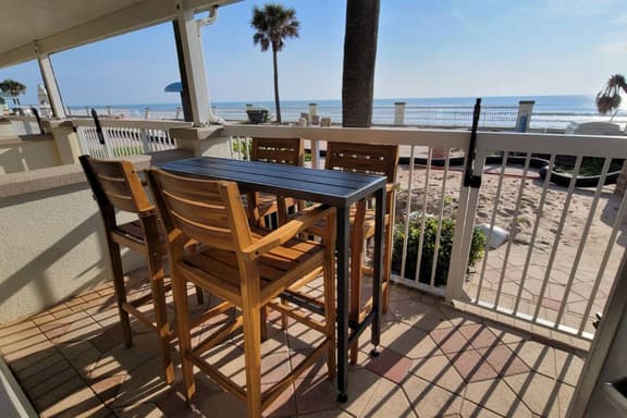 Upgrades galore oceanfront 1 bd - Image 1