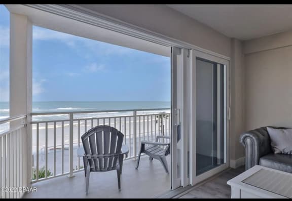 Daytona Beachfront bliss~1 bdrm 1 bath Luxury Unit - Image 1